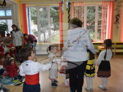 С посещението в ДГ „Снежанка“ приключи коледната  обиколка на кмета на Ловеч