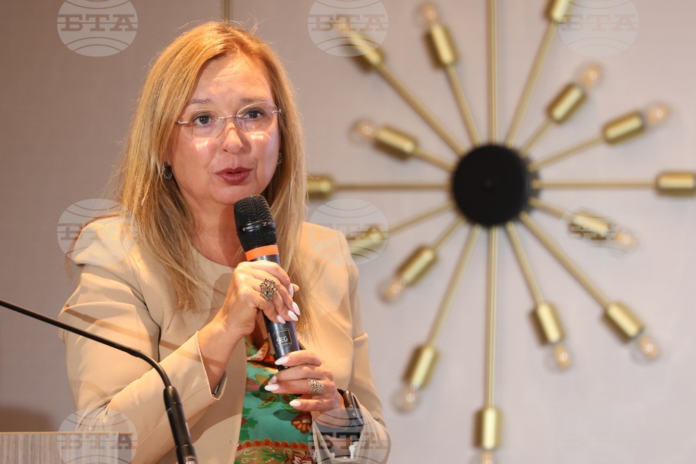 Икономическите ползи от присъединяването към Шенген са за целия Европейски съюз, каза Зорница Русинова