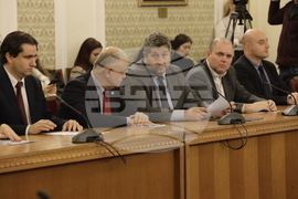 Парламент - "Продължаваме Промяната" - национални приоритети - обсъждане