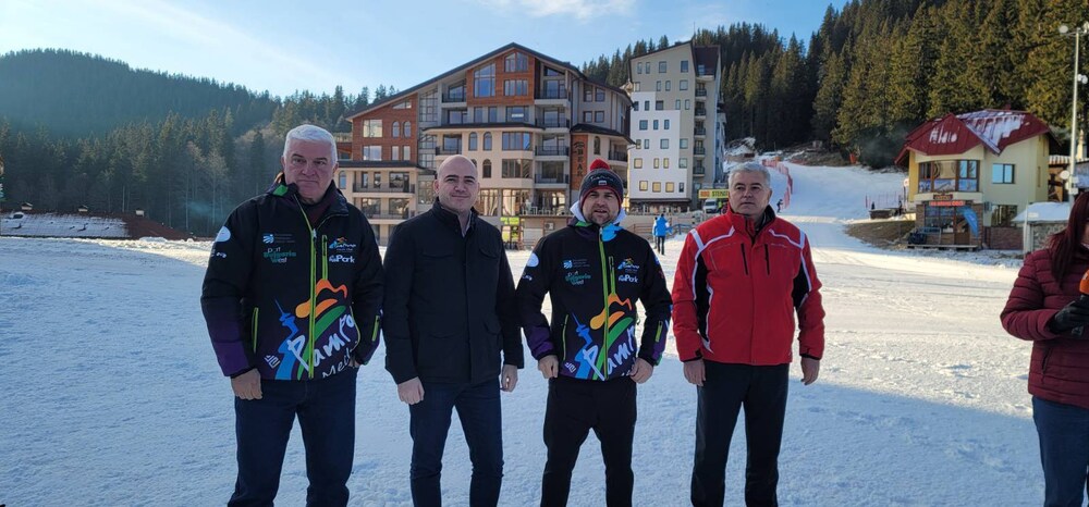 Министерство на туризма: Министър Димитров участва в официалното откриване на ски сезона в Пампорово