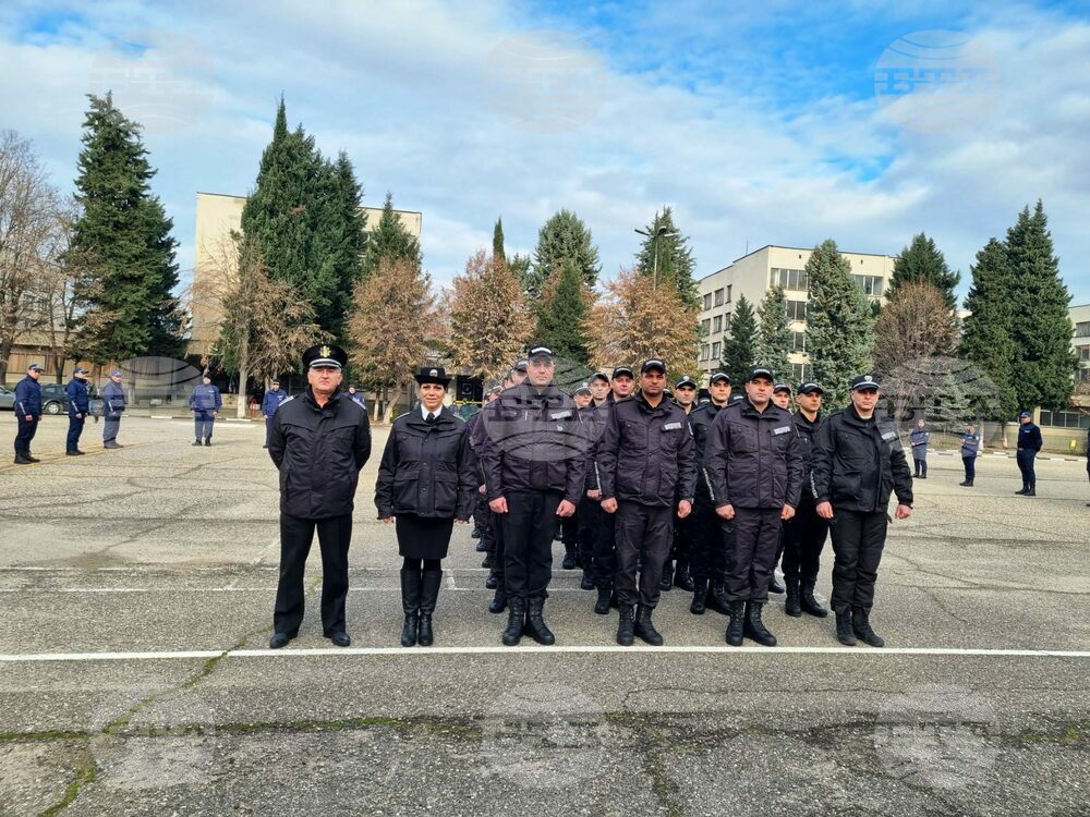 В Центъра за подготовка към Академията на МВР в Пазарджик стажанти положиха тържествена клетва за спазване на Етичния кодекс