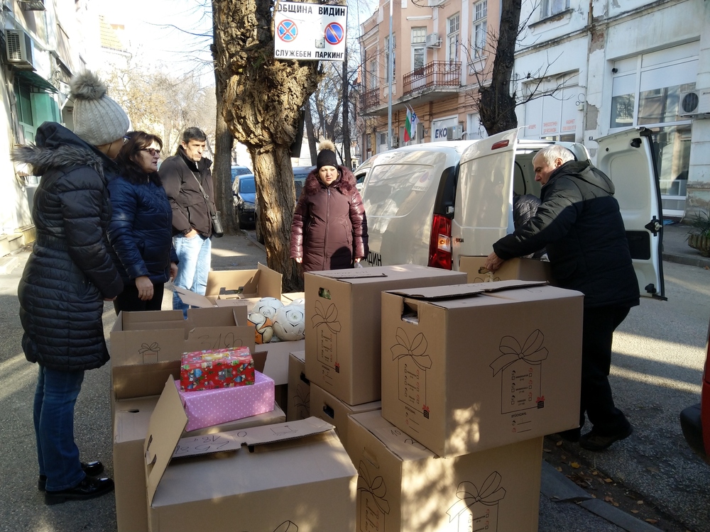 Община Видин получи дарение от Швейцария и Германия с коледни подаръци за деца