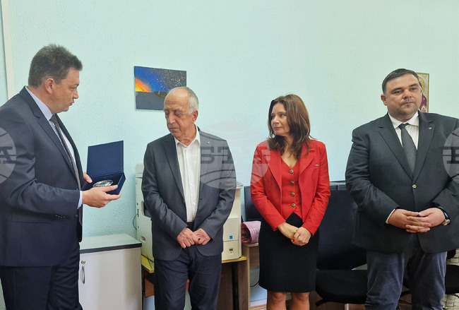 Петрич - СУ „Никола Вапцаров“ - нов директор 