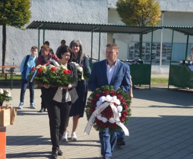 Сънародници от Словакия отдадоха почит на български студенти, загинали в Словашкото национално въстание срещу фашизма