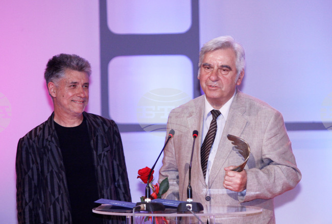 Константин Цеков - композитор, аранжор, пианист и музикален продуцент