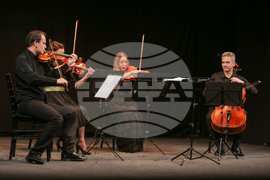 Хор "Мистерията на българските гласове" - коледен концерт