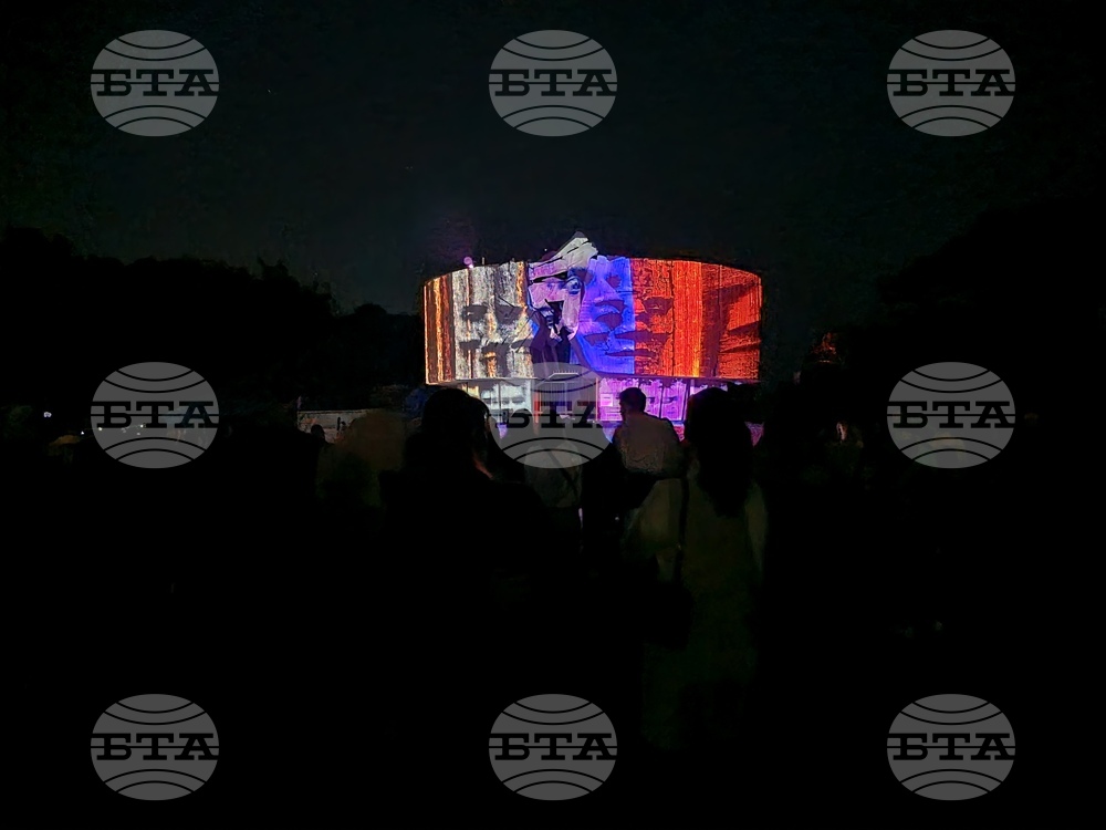 Бургас - откриване на фестивала "Вода" с 3D мапинг върху Пантеона