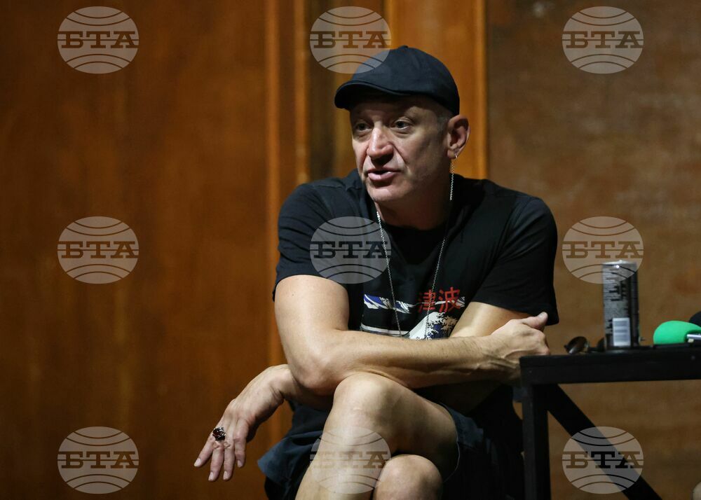 Бургас - Драматичен театър „Адриана Будевска" - пресконференция - Деян Донков