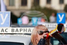 Автоинструктори - подкрепящи промените регулиращи обучението на кандидат-водачите