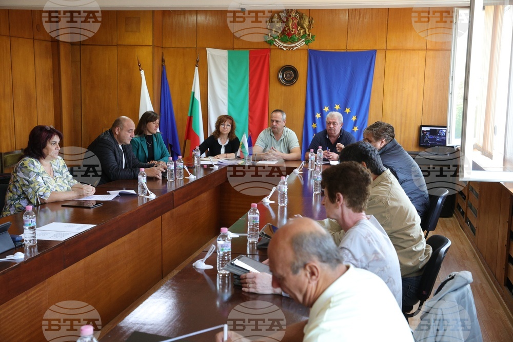 Общинският съвет в Ценово гласува промени в подпомагането на жители на общината, формиране на маломерни паралелки и стимули за доброволци