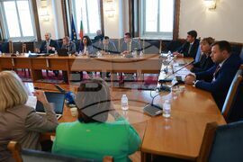 Народно събрание - Комисия по конституционни и правни въпроси