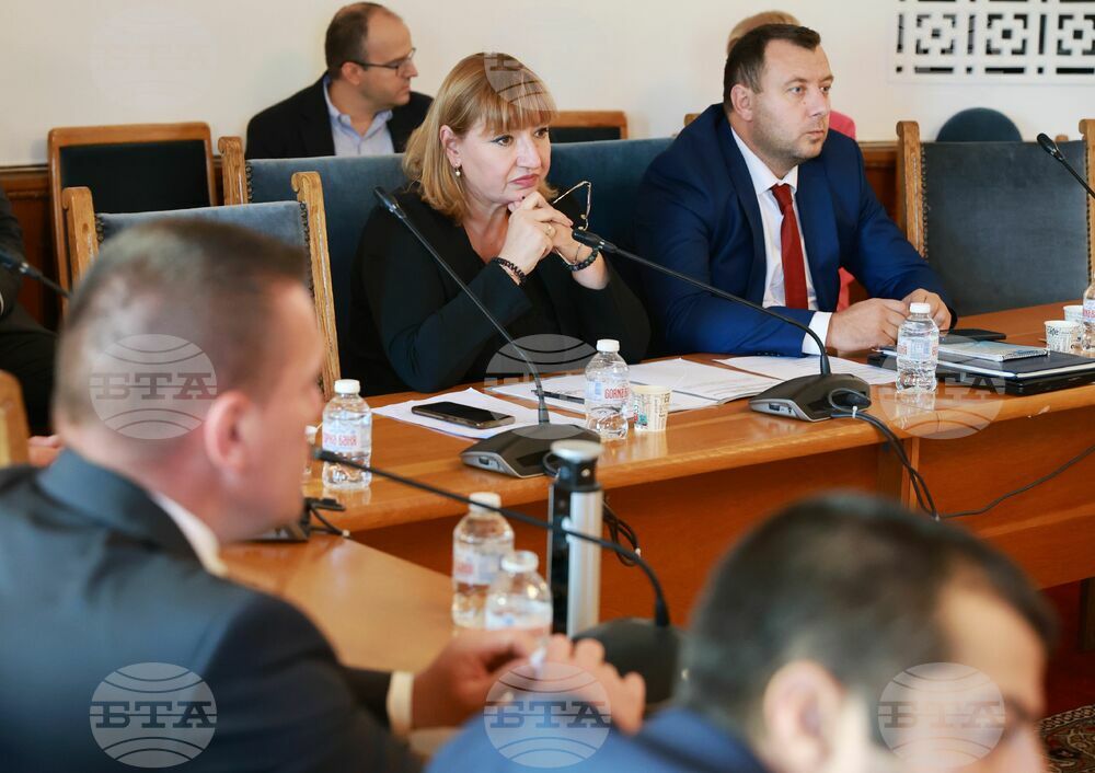 Народно събрание - Комисия по конституционни и правни въпроси