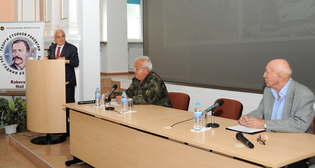 Министърът на отбраната Атанас Запрянов поздрави свързочниците по повод 146 години от създаването на свързочни войски