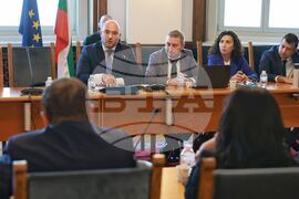 Народно събрание - Комисия по конституционни и правни въпроси