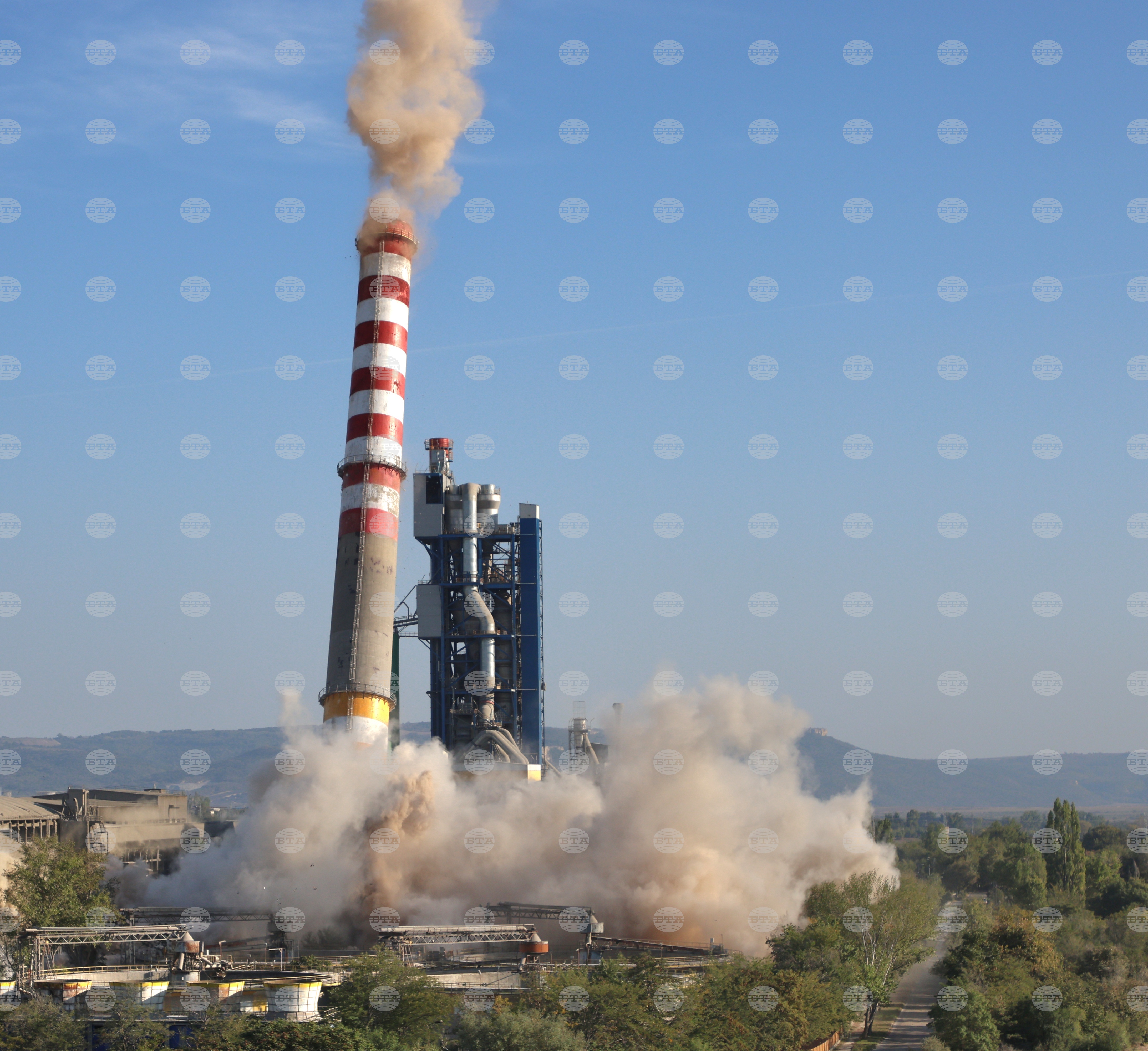 Девня - комин взривяване