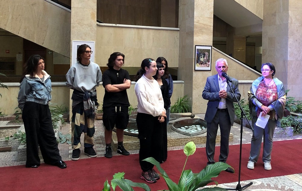 Експозиция от живописни творби на възпитаници от ПГПИ-Смолян гостува до 25 октомври в атриума на Областна администрация