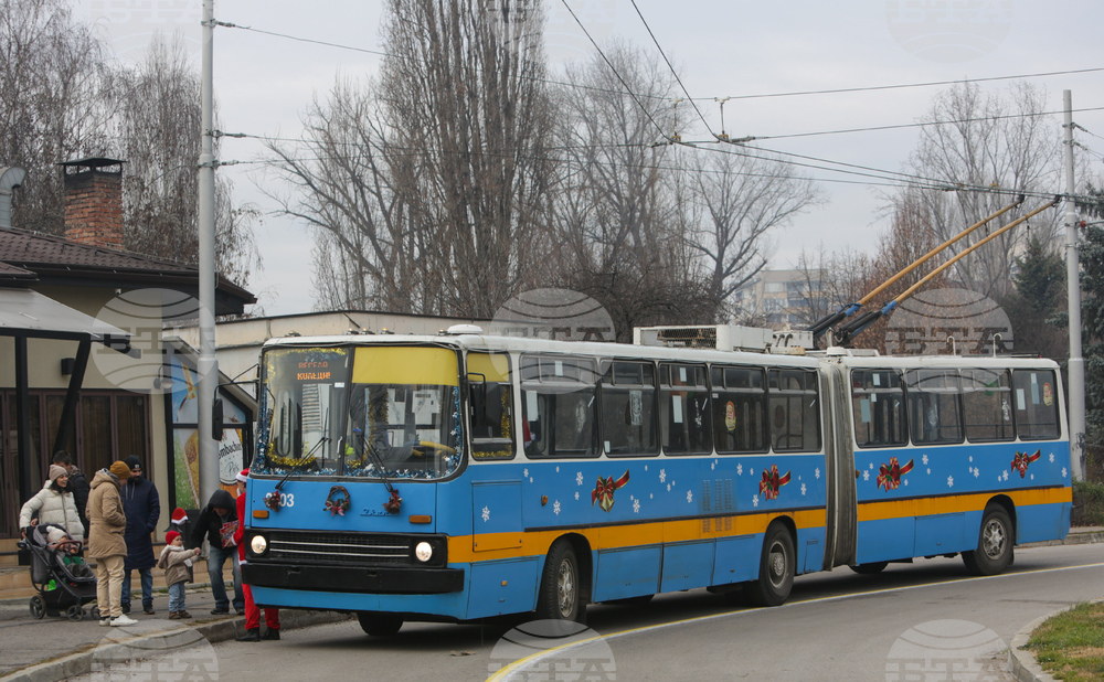 Коледен тролейбус