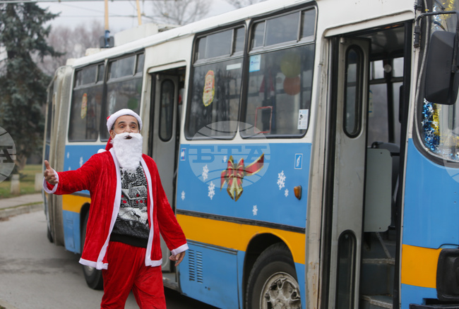 Коледен тролейбус