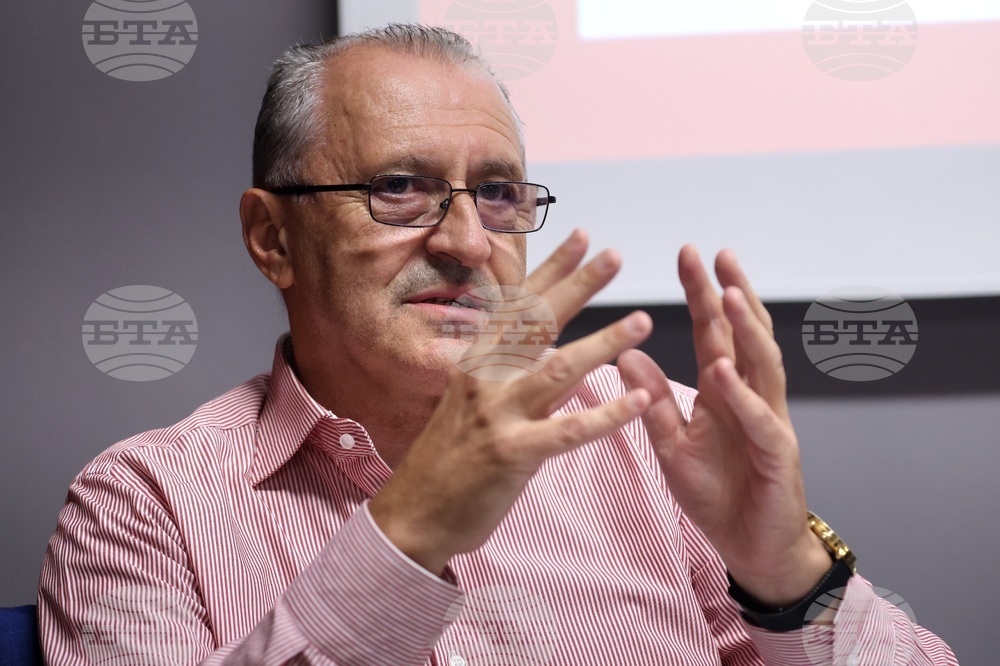 Премиера на книгите „Изгнаник на земята“ и „Alter ego на българската поезия“ на Кирил Кадийски