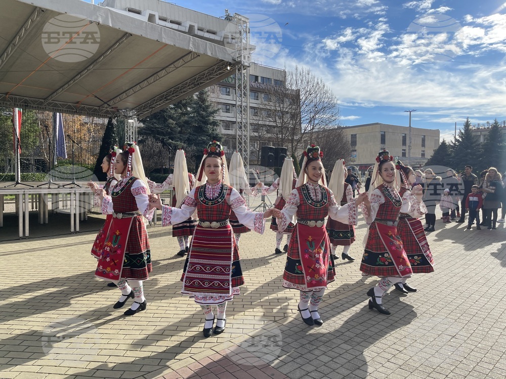 Казанлък - фестивал на коледарските състави