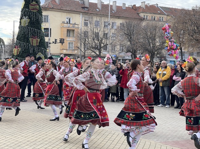 Казанлък - фестивал на коледарските състави
