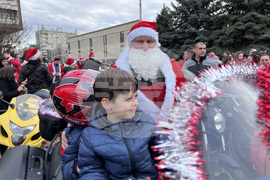 Казанлък - Бъдни вечер - „Мото Коледа – да дарим усмивки“