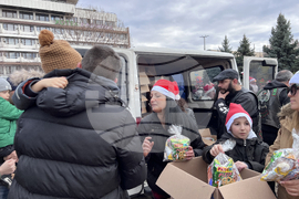 Казанлък - Бъдни вечер - „Мото Коледа – да дарим усмивки“