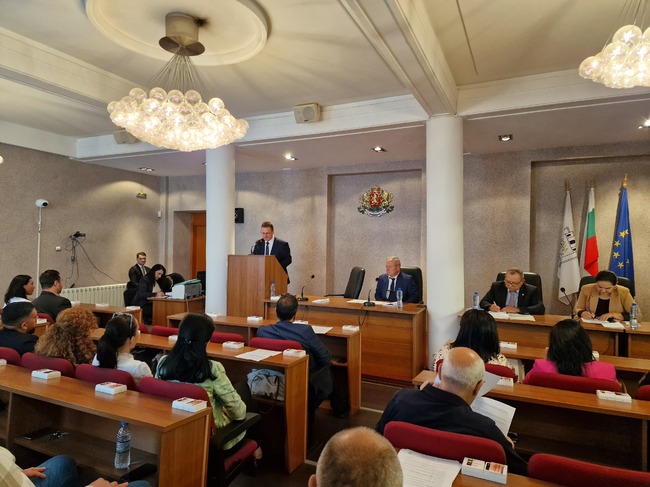 Общински съвет -Търговище прие нова наредба за подобряване организацията на движение и паркиране