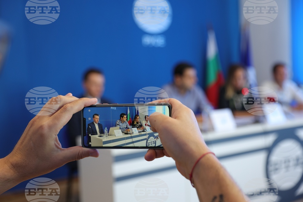 Национален пресклуб на БТА-Русе - Сдружение за модерна търговия - пресконференция