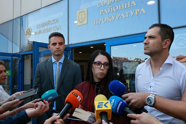 Двама мъже са обвинени за изтеглени кредити за 120 хил. лв. чрез манипулирани документи за самоличност