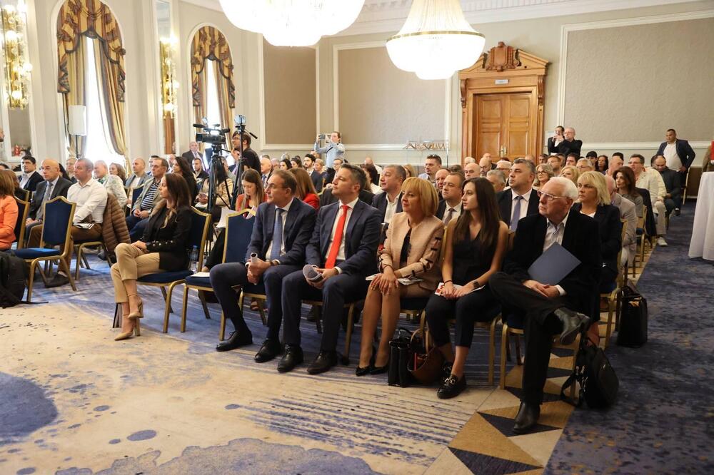 БСП - ОБЕДИНЕНА ЛЕВИЦА с програма за развитие от 100 точки и ясна заявка: Време е за решения