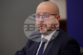 Министерски съвет - анализ на тема „Как данъчните ставки влияят на облагаемия доход в България?“