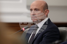 Министерски съвет - анализ на тема „Как данъчните ставки влияят на облагаемия доход в България?“