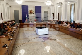 Министерски съвет - анализ на тема „Как данъчните ставки влияят на облагаемия доход в България?“