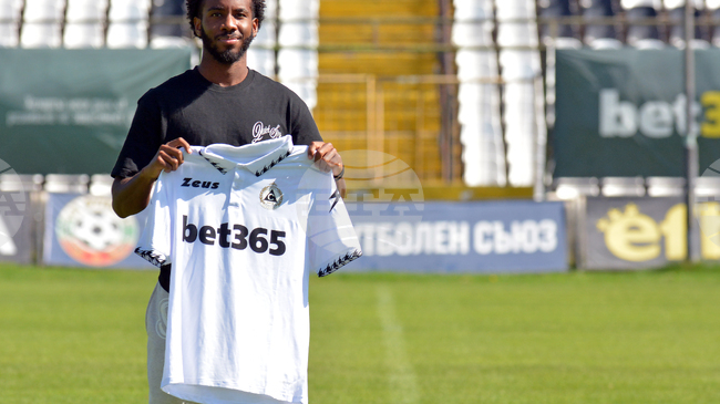 Жордан Варела се завръща в групата на Славия