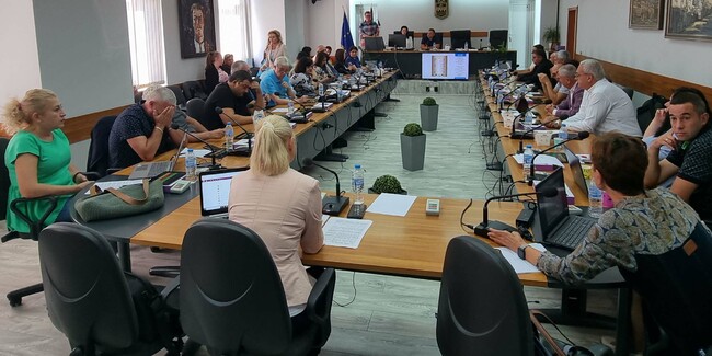 Съветниците в Ловеч възложиха на кмета да започне процедури по освобождаване на общински имоти, ползвани без основание