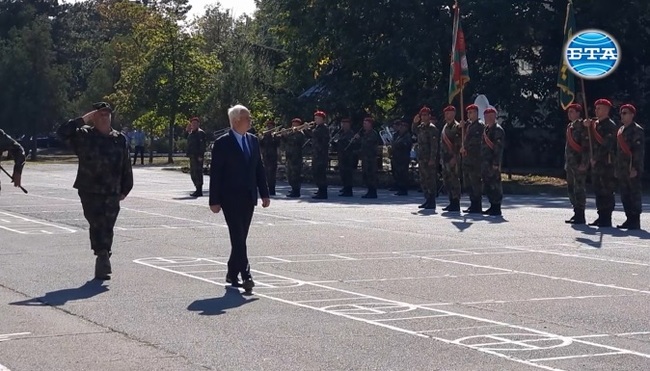 Във войскови район „Кабиле“ тържествено бе посрещнат български контингент след мисия в стабилизиращите сили на НАТО в Косово 