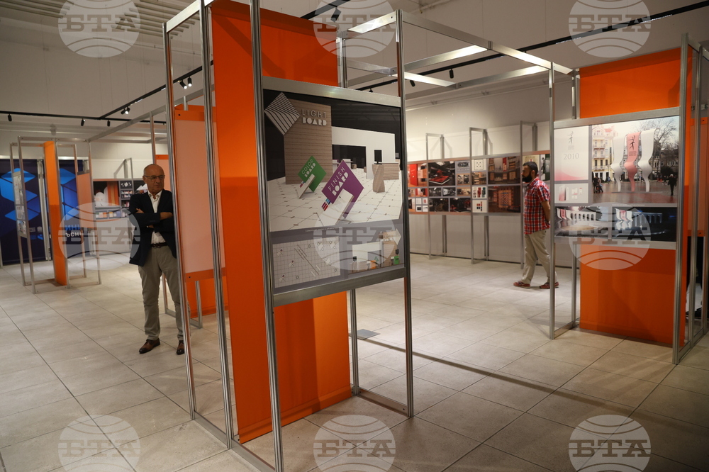 НХА - галерия "Академия" - специалност "Рекламен дизайн" - "50 години по-късно" - изложба