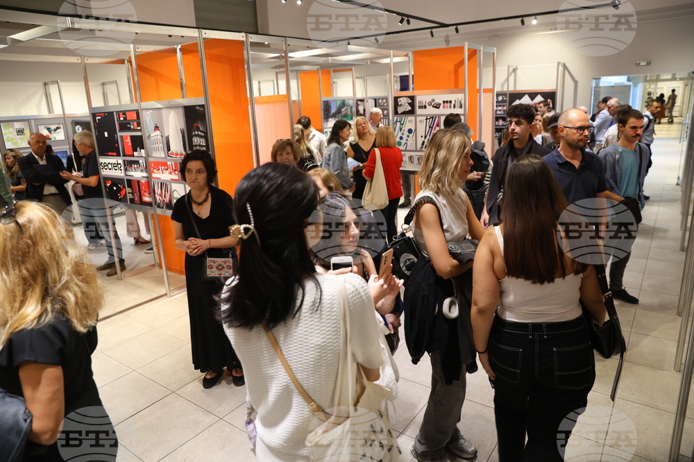 НХА - галерия "Академия" - специалност "Рекламен дизайн" - "50 години по-късно" - изложба