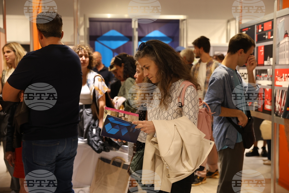 НХА - галерия "Академия" - специалност "Рекламен дизайн" - "50 години по-късно" - изложба