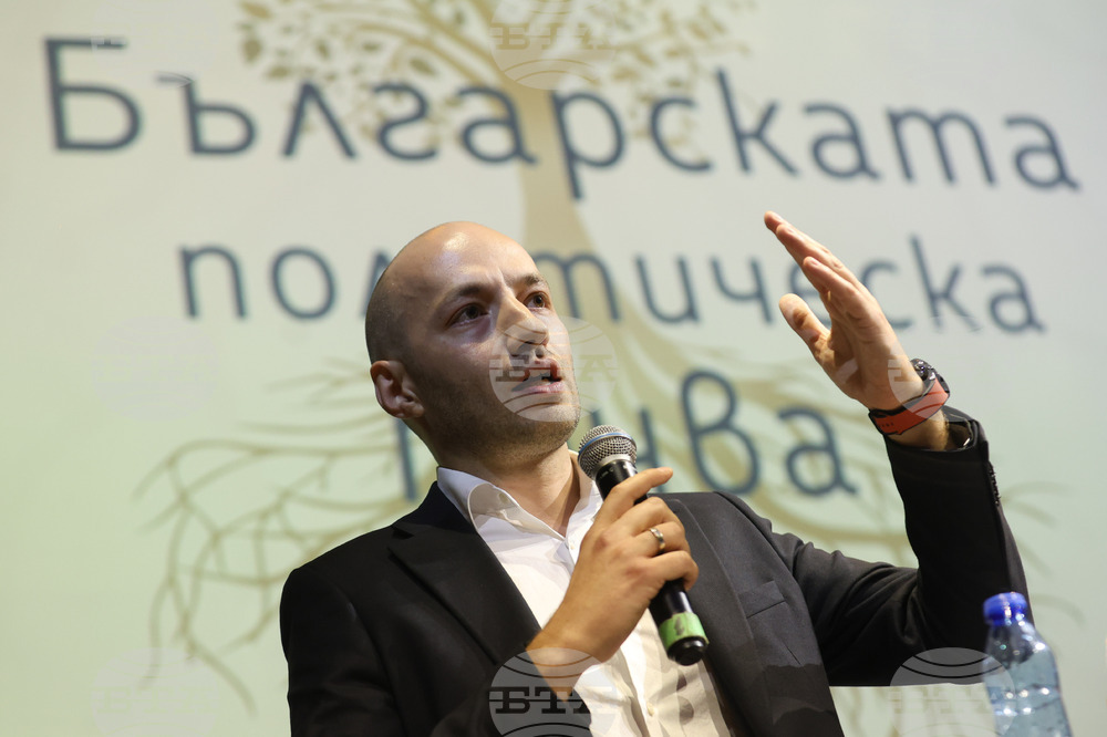 Политологът Димитър Ганев представи новата си книга „Българската политическа почва“