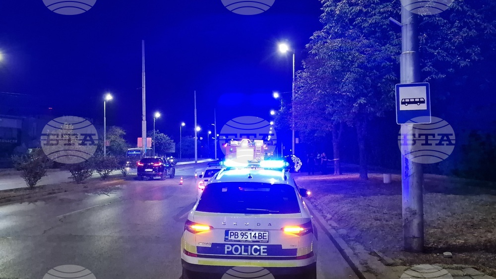 Двама души са били блъснати от автомобил на пешеходна пътека в Пловдив