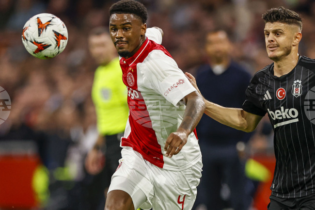 Челси привлече нидерланския бранител Йорел Хато