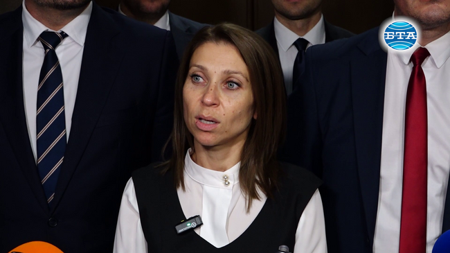 Предприехме всички възможни мерки да спрем две проекторешения, които смятаме за вредни за енергетиката ни, каза Искра Михайлова от "Възраждане"