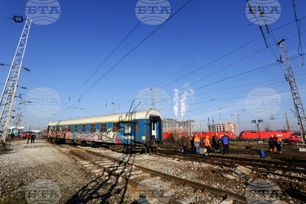 Централна железопътна гара - дерайлирал влак