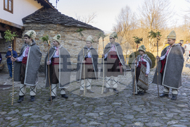  Габрово - Регионален етнографски музей на открито „Етър“ - коледари