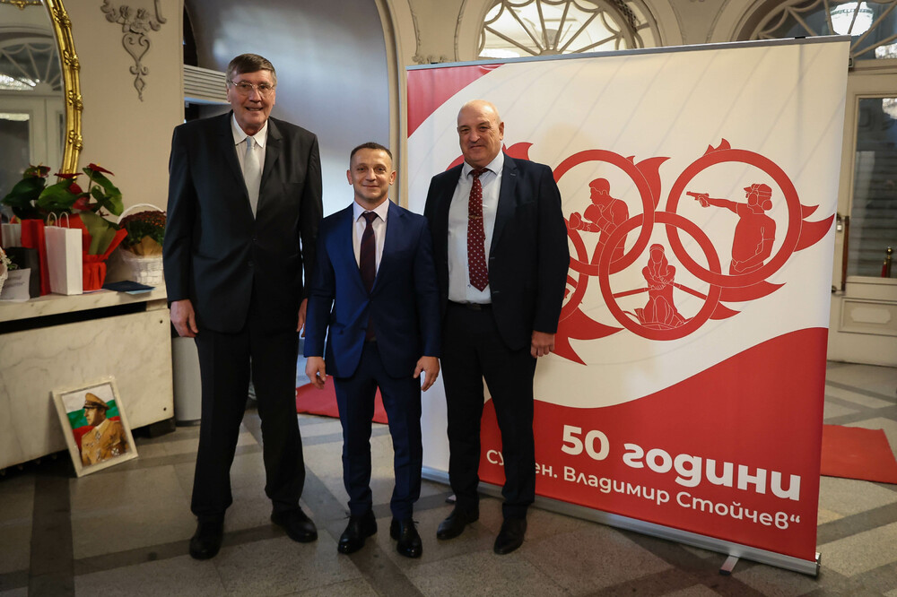 Министър Глушков беше гост на тържеството за 50-годишнината на Спортно училище „Ген. Владимир Стойчев