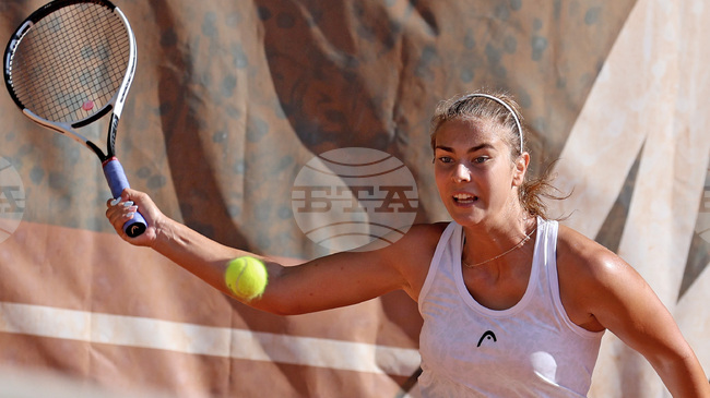 Йоана Константинова се класира за полуфиналите на двойки на турнир по тенис в Тунис