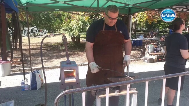 Ножари и ковачи от страната показват майсторството си в Плевен