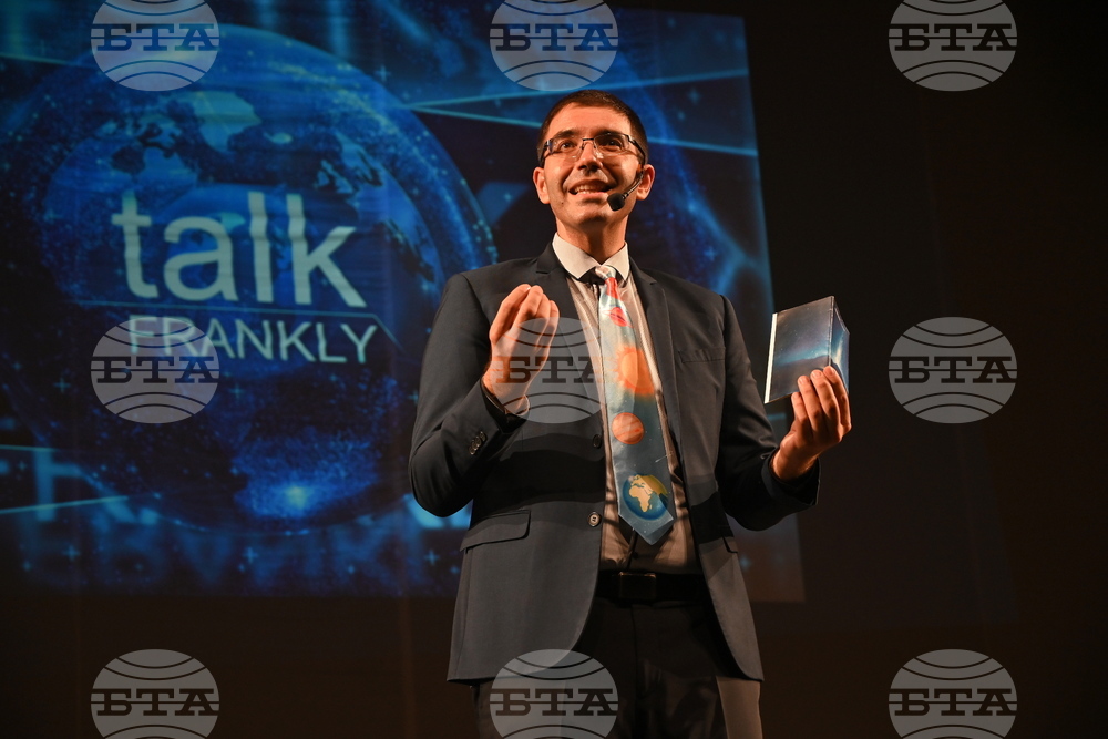 Монтана - фестивал „Красива наука“ - пиеса - „Дългият път към звездите“